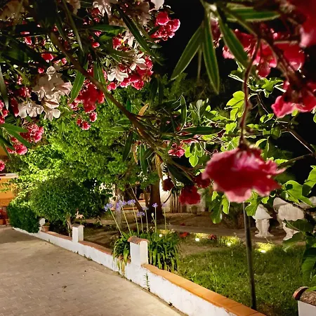 Corocael Bed & Breakfast 4*